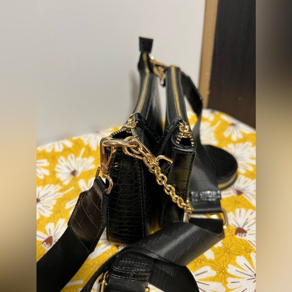 FEMNI LONDON MULTI POUCH CROSSBODY BAG - BLACK - Picture 3 of 8